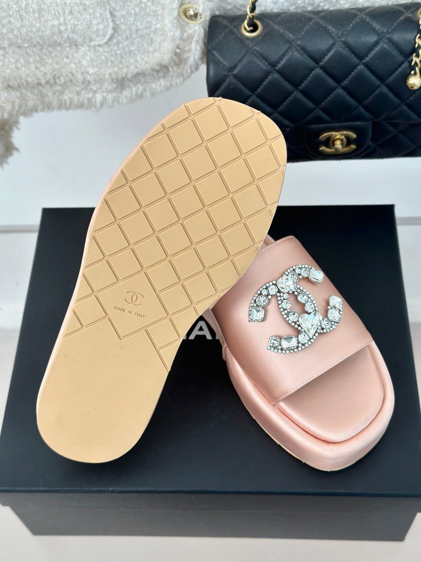 SLIPPERS THICK SOLE IN LIGHT PINK SATIN