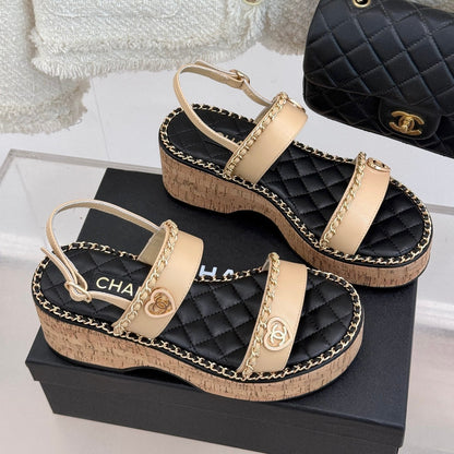 THICK-SOLED CHAIN HEART SANDAL IN BISQUE BEIGE LAMBSKIN