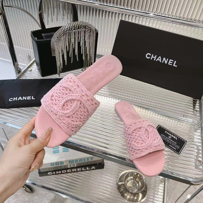 SLIPPERS LIGHT PINK SHEEPSKIN
