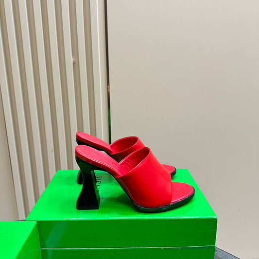 HIGH MULE 95 MM IN CHERRY RED CALFSKIN