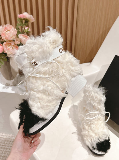 SHORT BOOTS IN WHITE LAMB FUR AND LAMBSKIN 962186