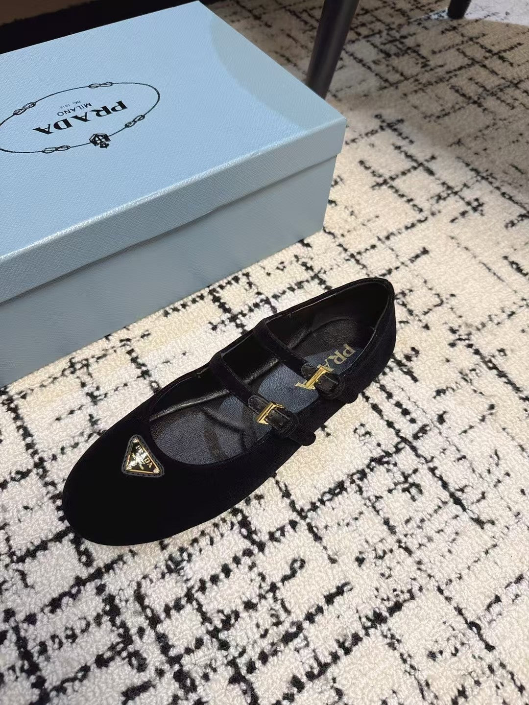 MARY JANE FLAT WITH TRIANGLE LOGO IN BLACK VELVET