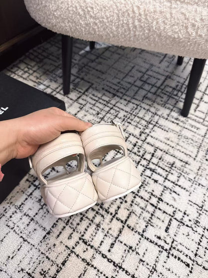 THICK-SOLED THONG SANDAL IN WHITE CREAM LAMBSKIN