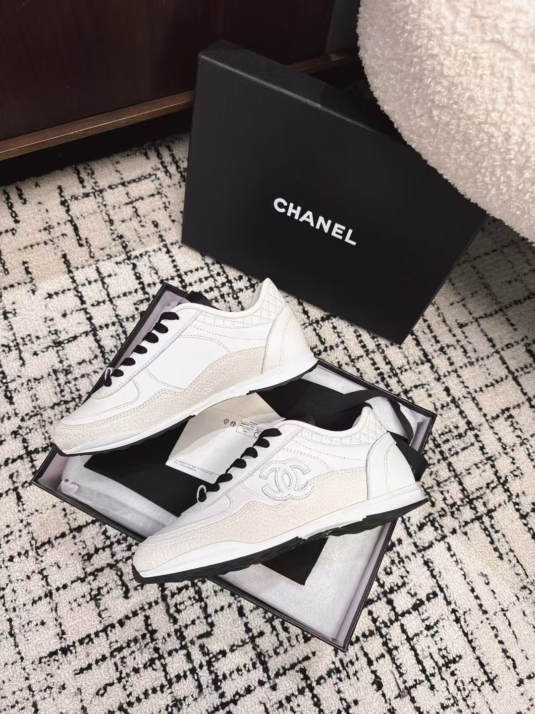 TRAINERS SNEAKER IN WHITE CALFSKIN AND SUEDE