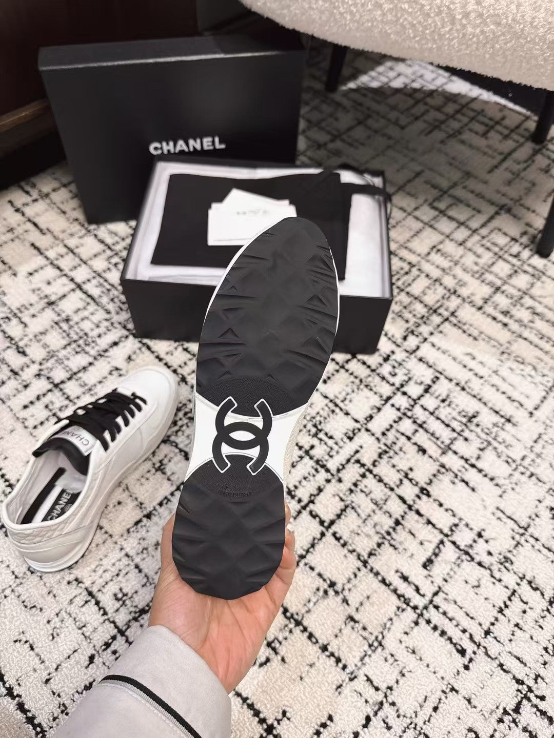 TRAINERS SNEAKER IN WHITE CALFSKIN AND SUEDE