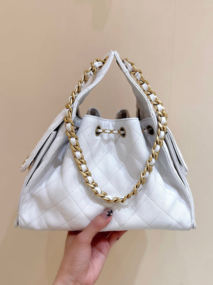 CC 25 HANDBAG IN WHITE 30 GRAINED CALFSKIN GOLD HARDWARE