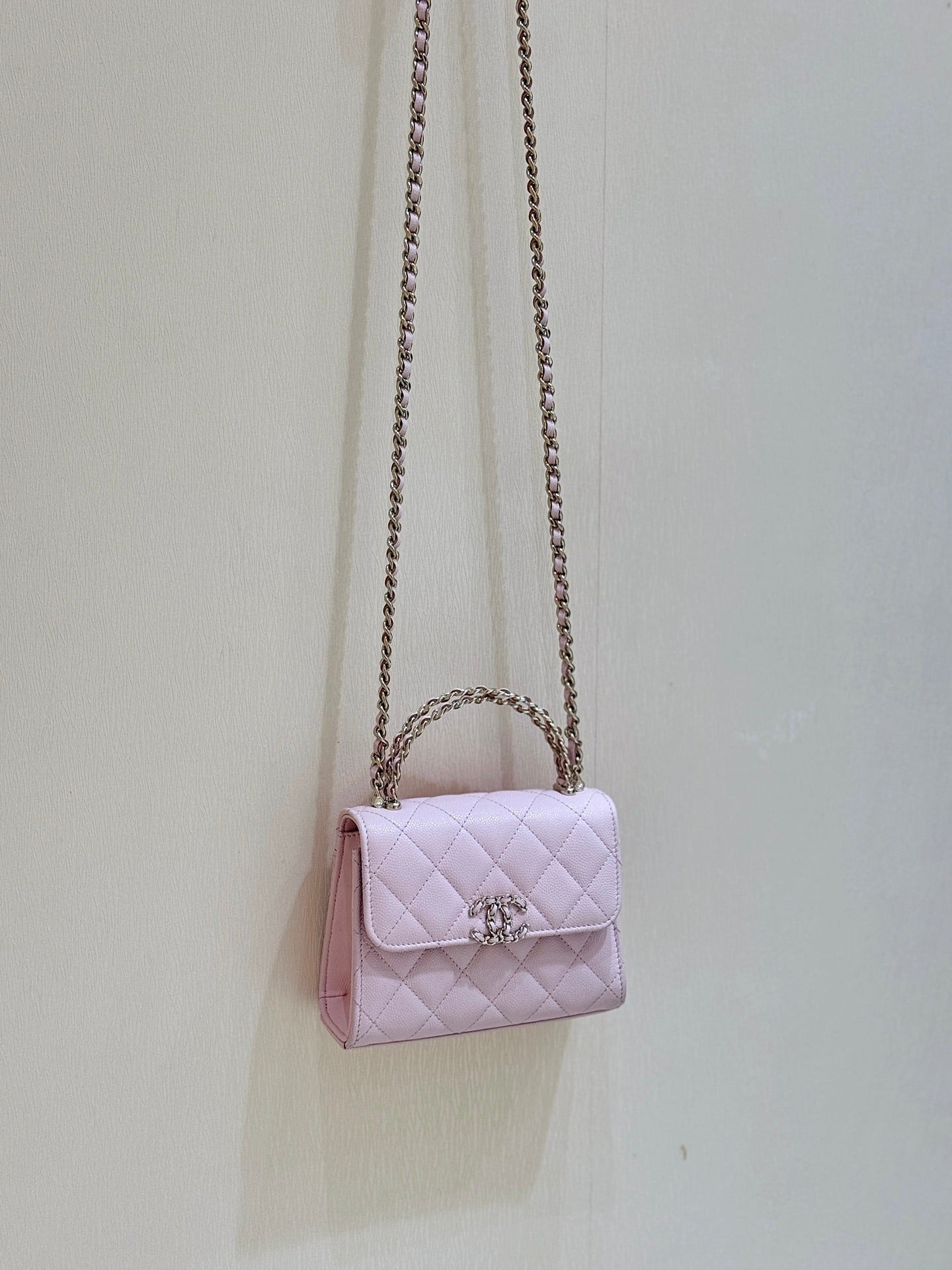 QUILTED FLAP BAG WITH HANDLE 18 IN BABY PINK LAMBSKIN GOLD HARDWARE