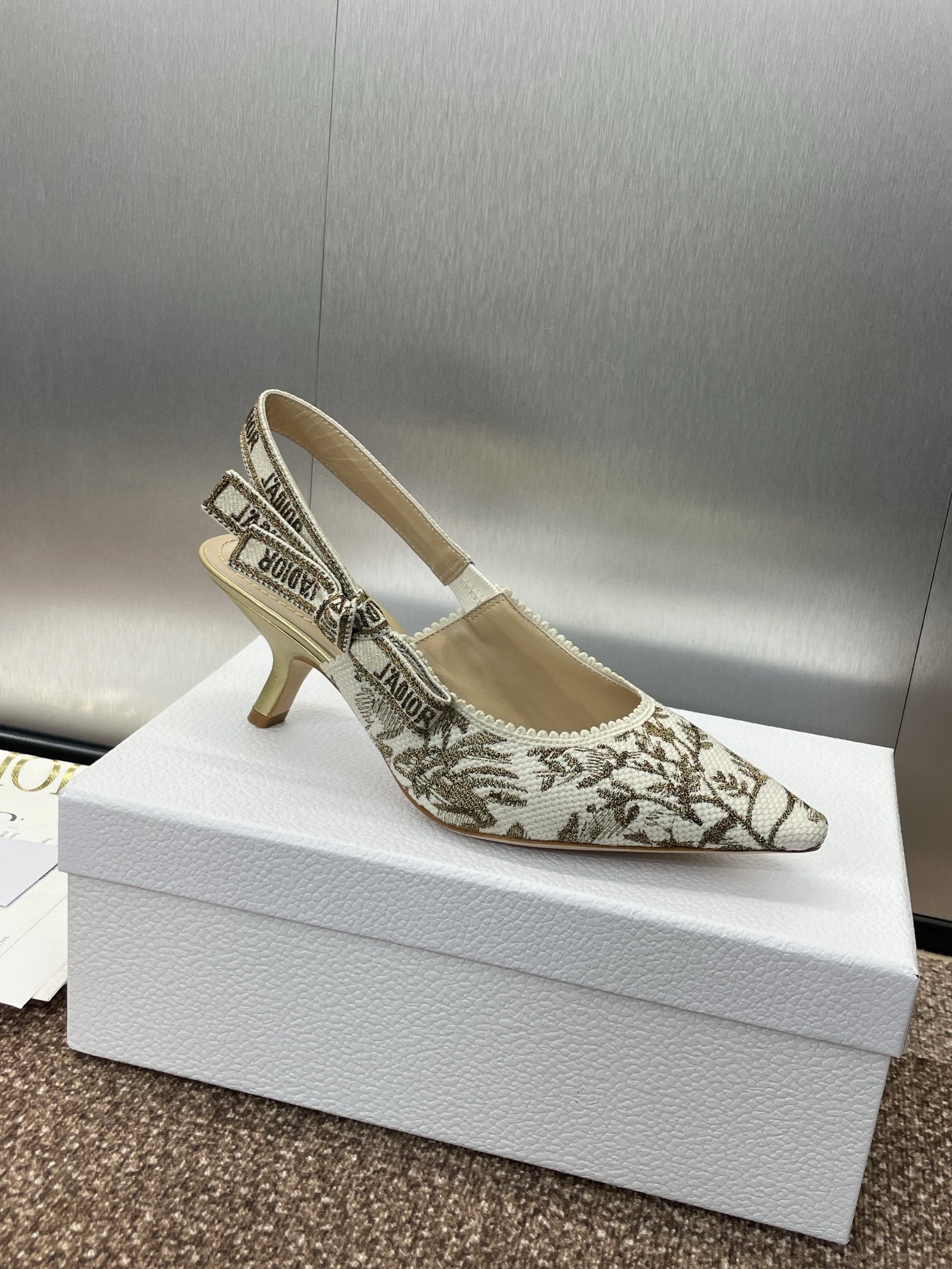 J'ADIOR HIGH SLINGBACK PUMP WHITE AND GOLD-TONE MILLEFIORI JACQUARD 65 MM