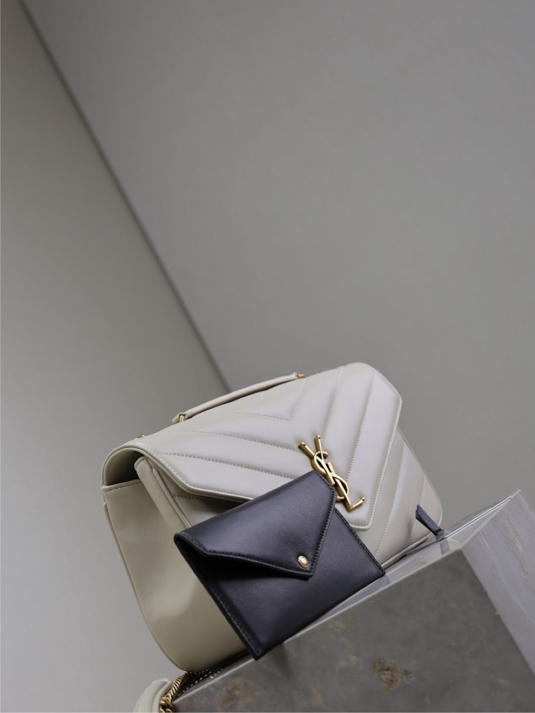 LOULOU MEDIUM 29 IN WHITE SHEEPSKIN GOLD HARDWARE