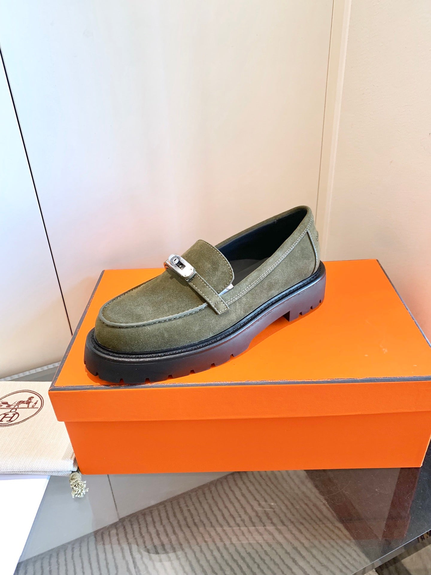 ICONE LOAFER IN ARMY GREEN SUEDE
