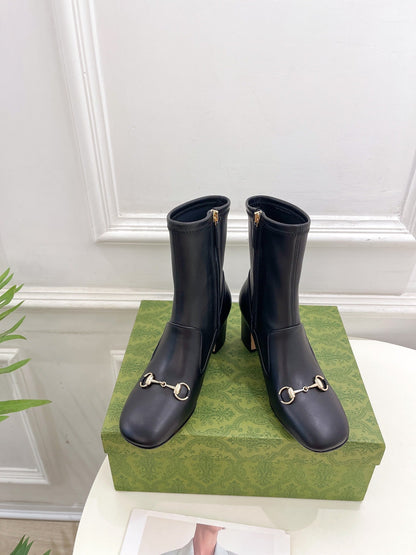 HORSEBIT ANKLE BOOTS 6.5CM IN BLACK SHEEPSKIN