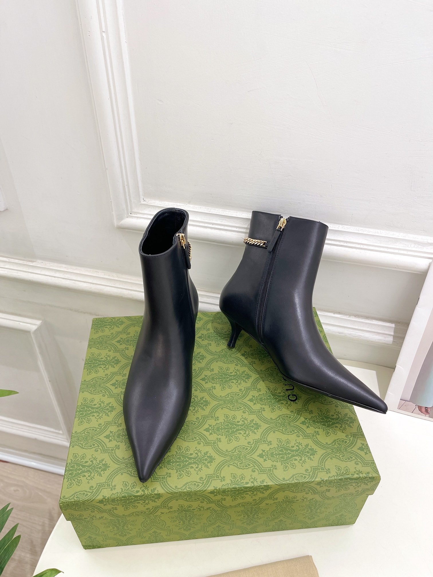 SIGNORIA SHORT BOOTS 4.5CM IN BLACK CALFSKIN