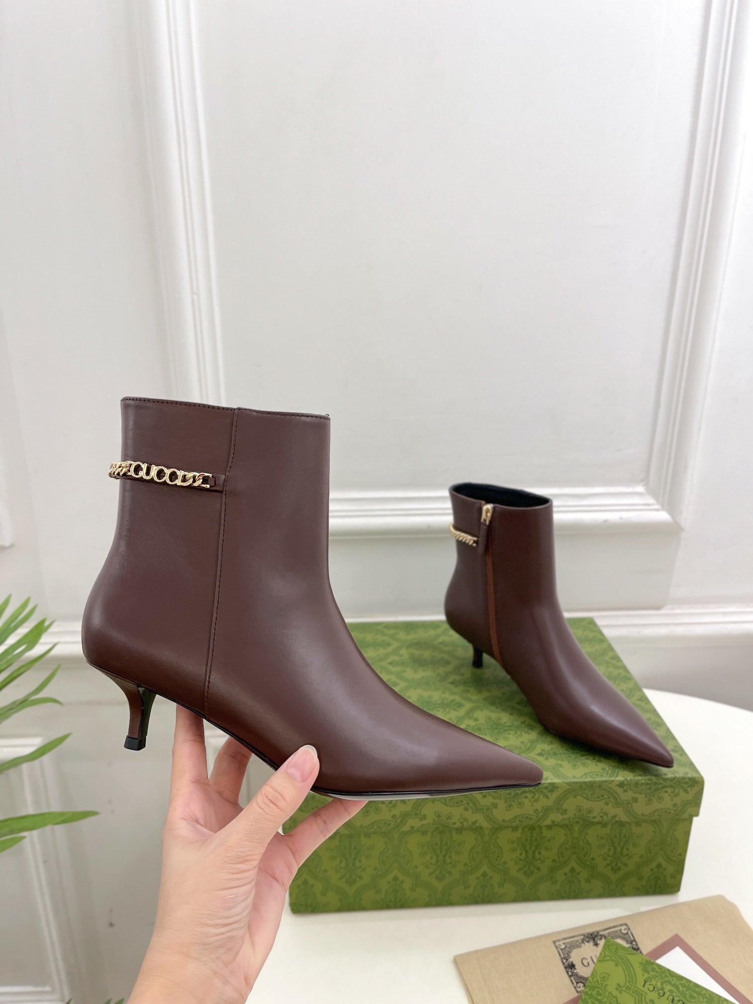 SIGNORIA SHORT BOOTS 4.5CM IN WALNUT BROWN CALFSKIN