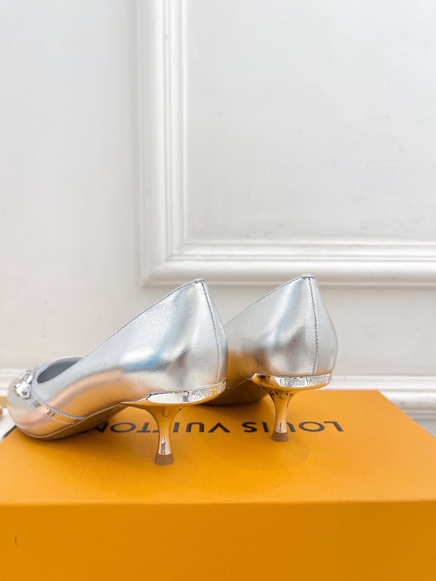 6AM HIGH PUMP 5 CM IN SILVER CALFSKIN