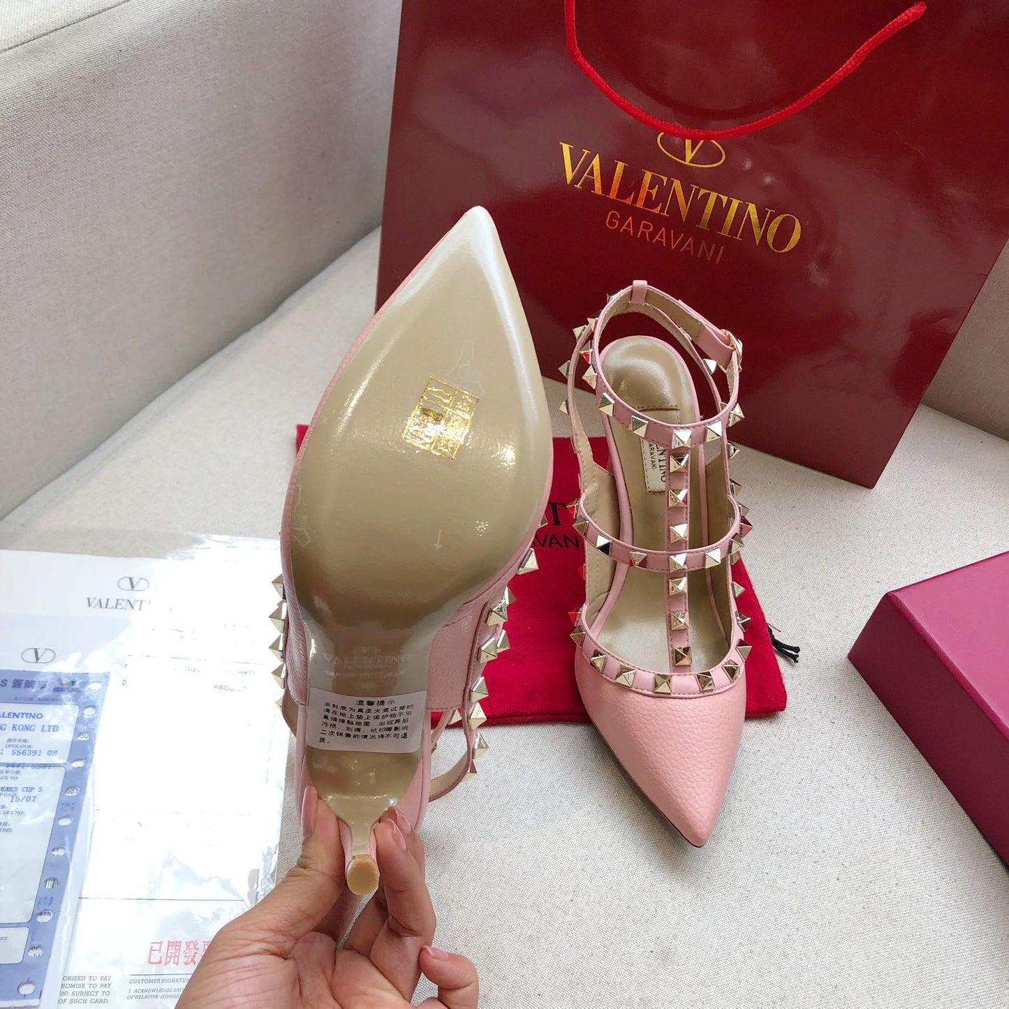 ROCKSTUD LIGHT PINK METALLIC CALFSKIN ANKLE STRAP HIGH SANDAL