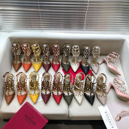 ROCKSTUD BLACK METALLIC CALFSKIN ANKLE STRAP HIGH SANDAL